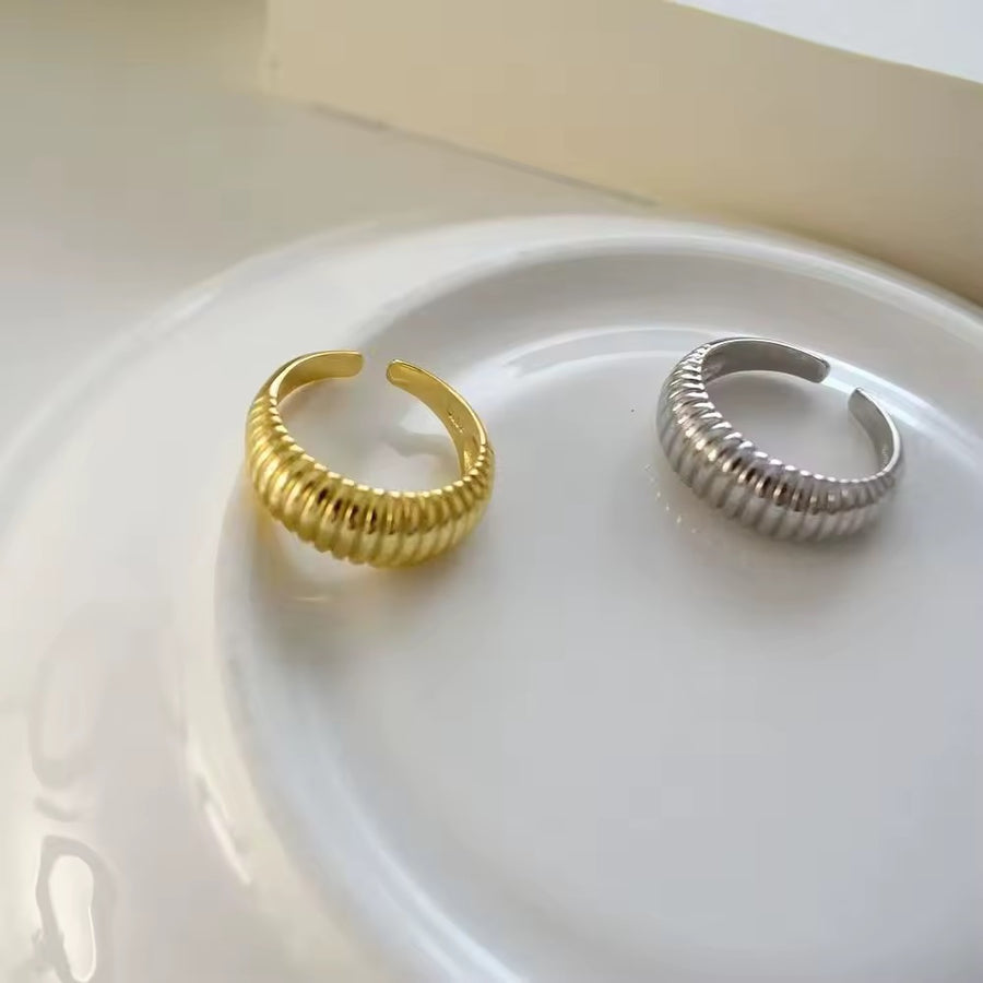 CROISSANT SINGLE RING (ON HAND)