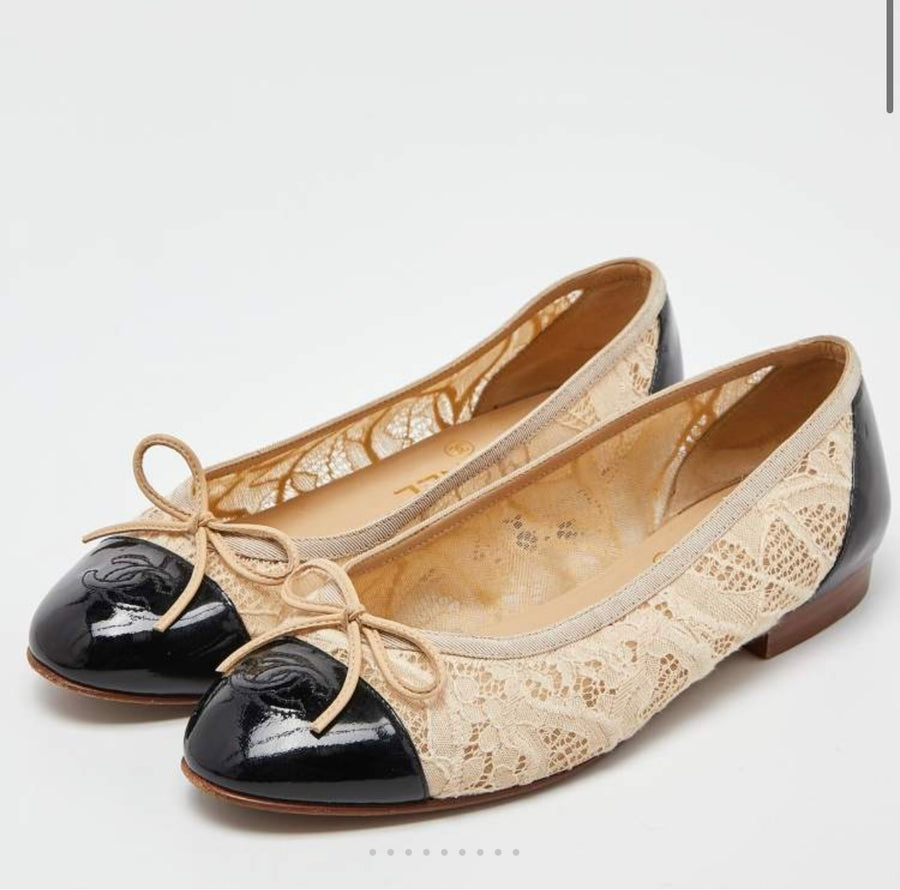 Chanel Beige/Black Lace and Patent Leather CC Cap Toe Ballet Flats Size 37