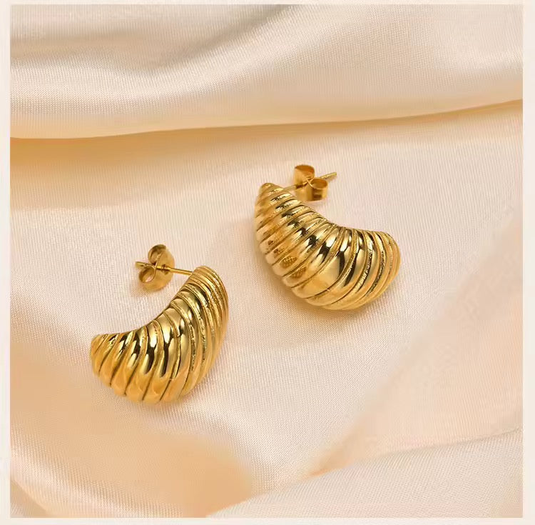 BRIE CROISSANT EARRING