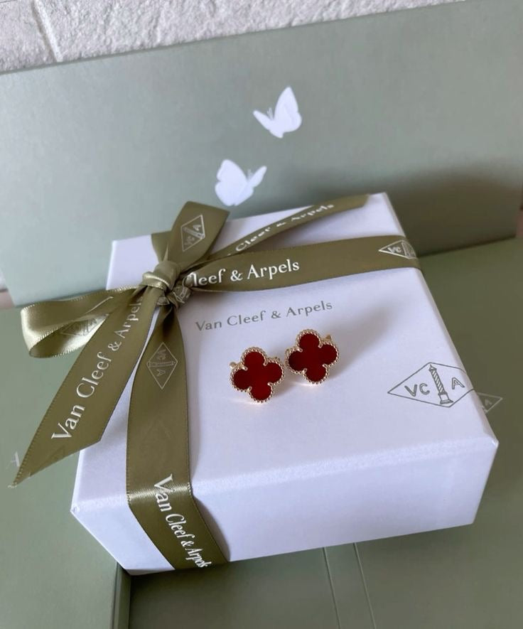 CLOVER EARRING STUDS