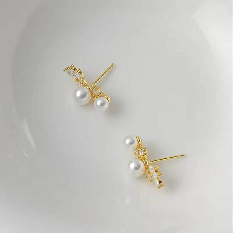 ALIYA PEARL EARRINGS