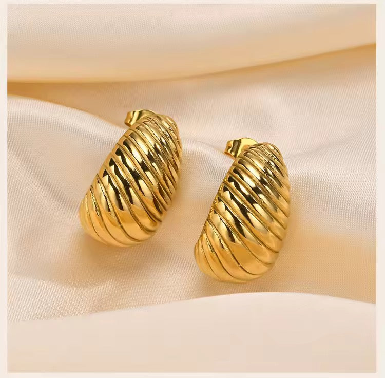 BRIE CROISSANT EARRING