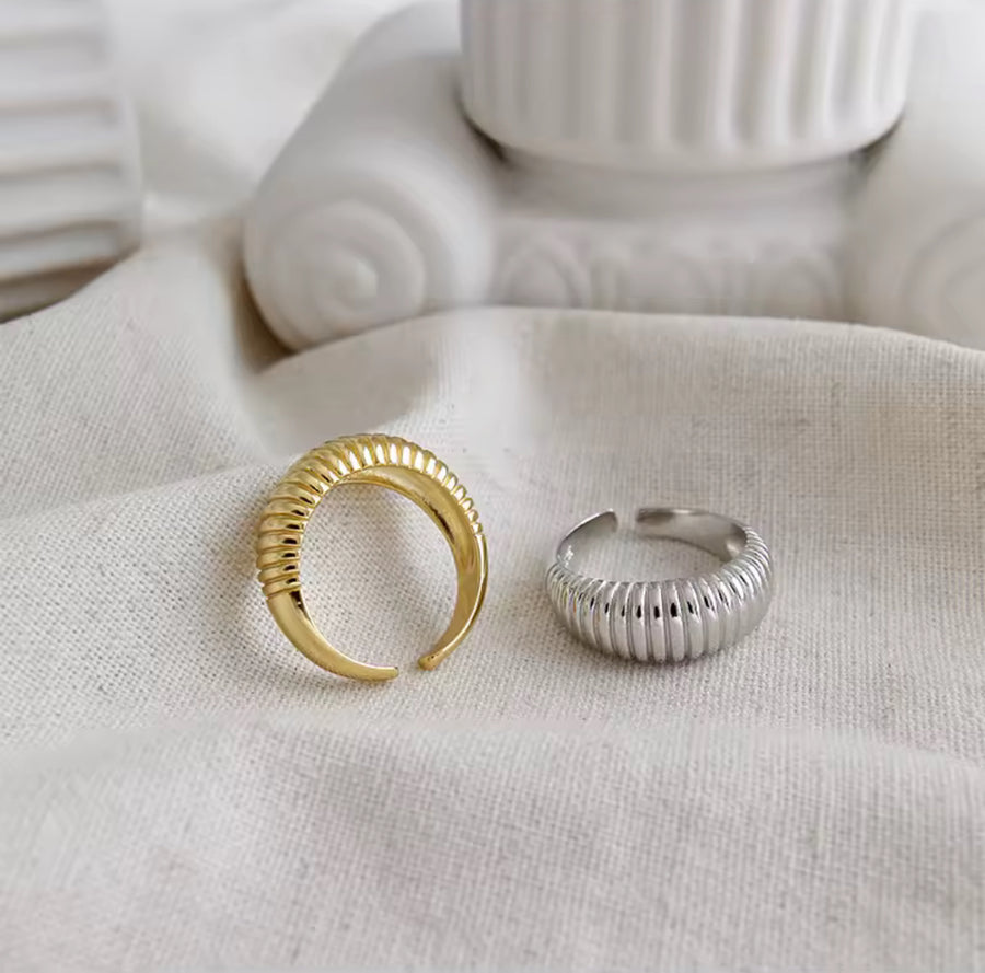 CROISSANT SINGLE RING (ON HAND)