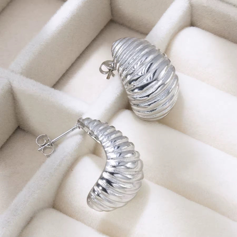 BRIE CROISSANT EARRING