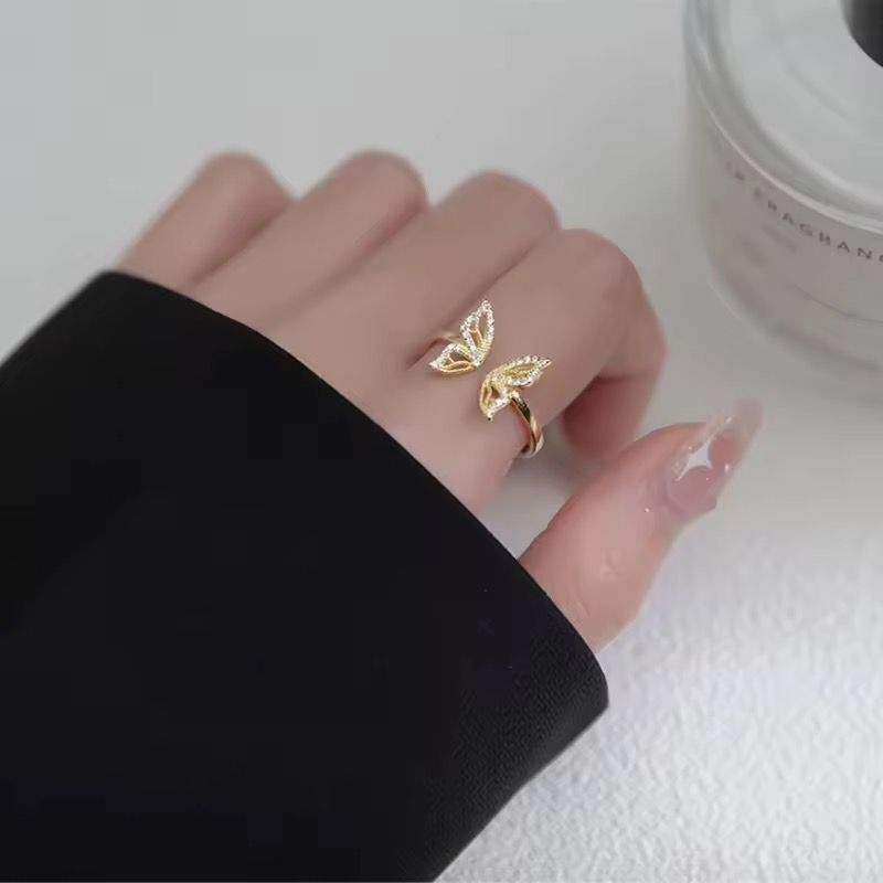 GOLD BUTTERFLY RING (ON HAND)