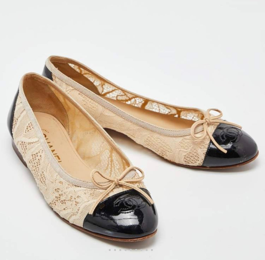 Chanel Beige/Black Lace and Patent Leather CC Cap Toe Ballet Flats Size 37