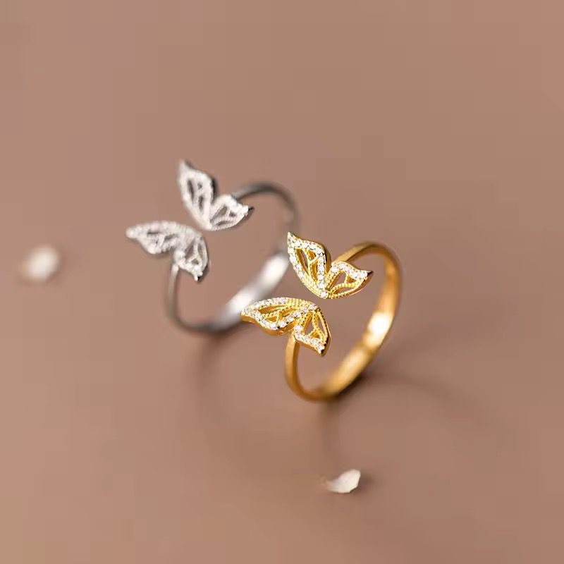 GOLD BUTTERFLY RING (ON HAND)
