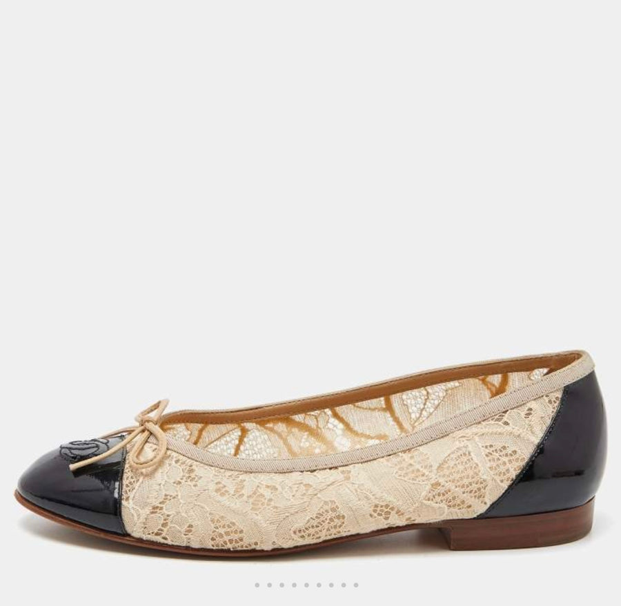 Chanel Beige/Black Lace and Patent Leather CC Cap Toe Ballet Flats Size 37