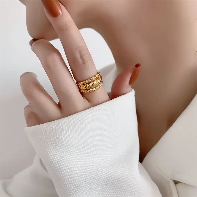CROISSANT TRIO RING (ON HAND)