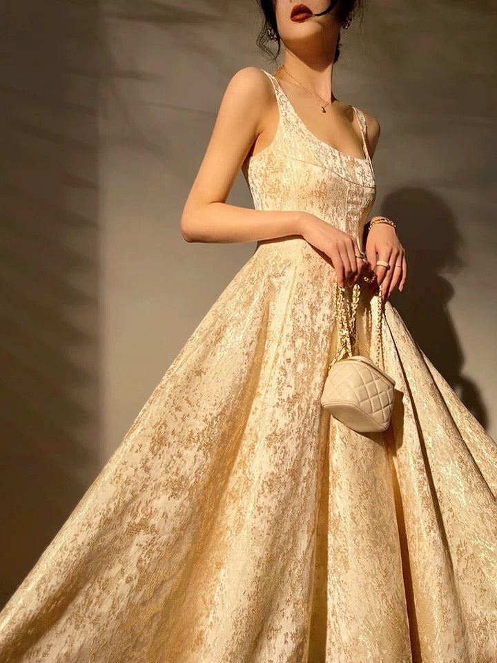 cleopatra prom dress Cleopatra: Stunning Cleopatra Gown, Luxurious Egyptian Jewelry, Wig