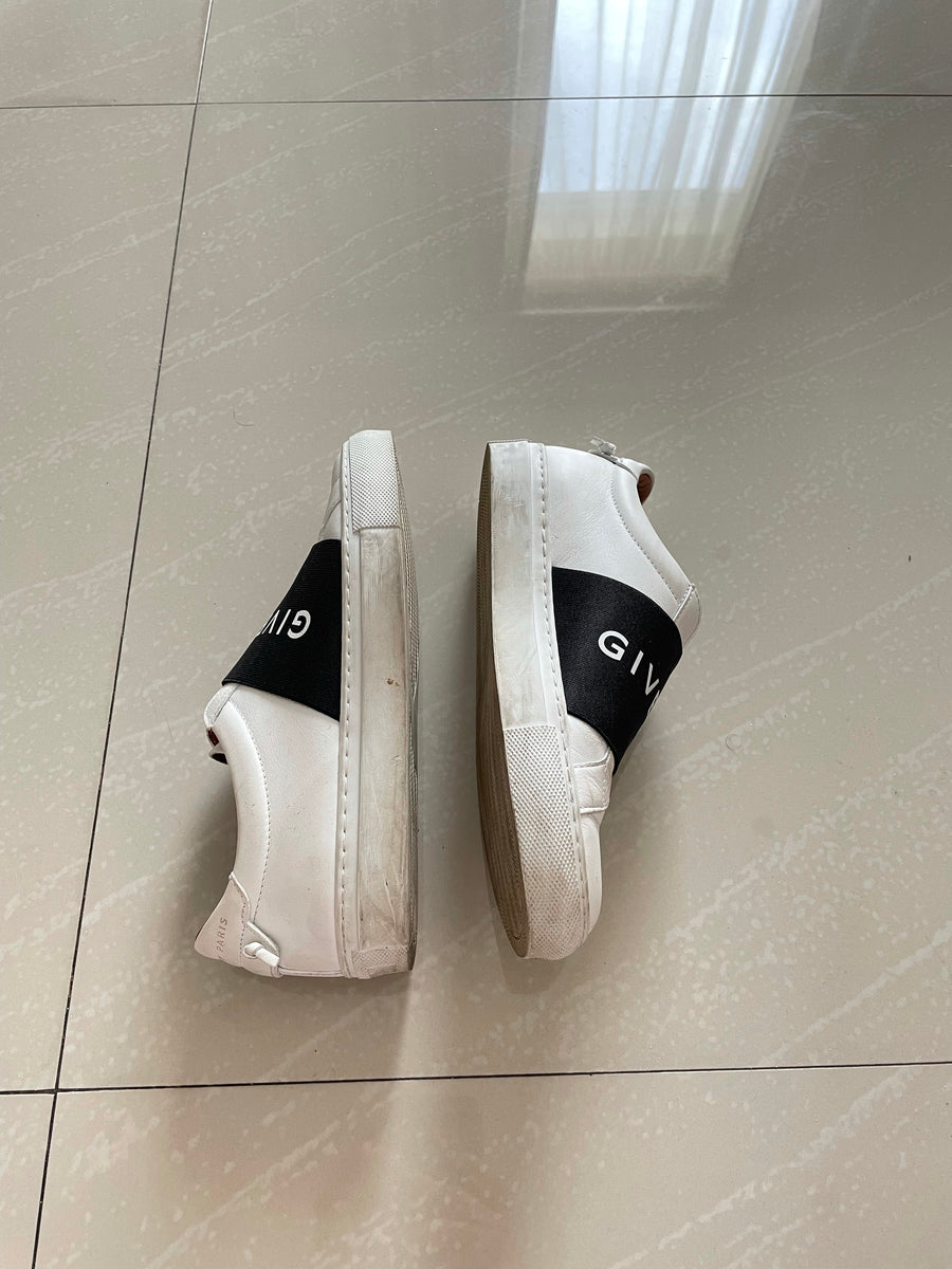 GIVENCHY MONOCHROME LEATHER SNEAKER SIZE 35